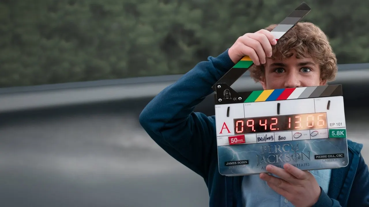 Cena de Jornada do Herói: Os Bastidores do Percy Jackson e os Olimpianos (2024)