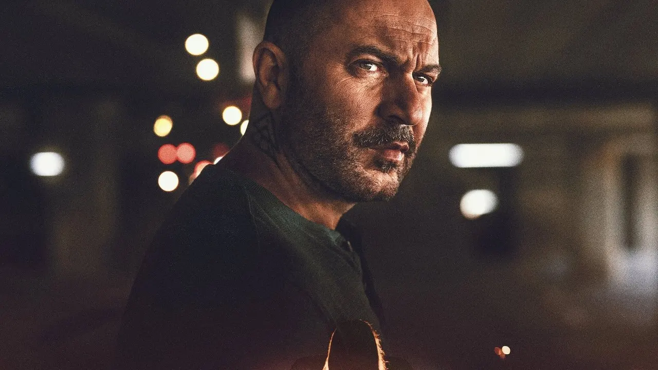 Cena de Hit & Run (2021)