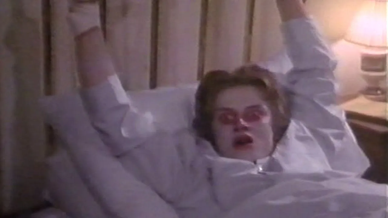 Cena de Un urlo dalle tenebre (1975)
