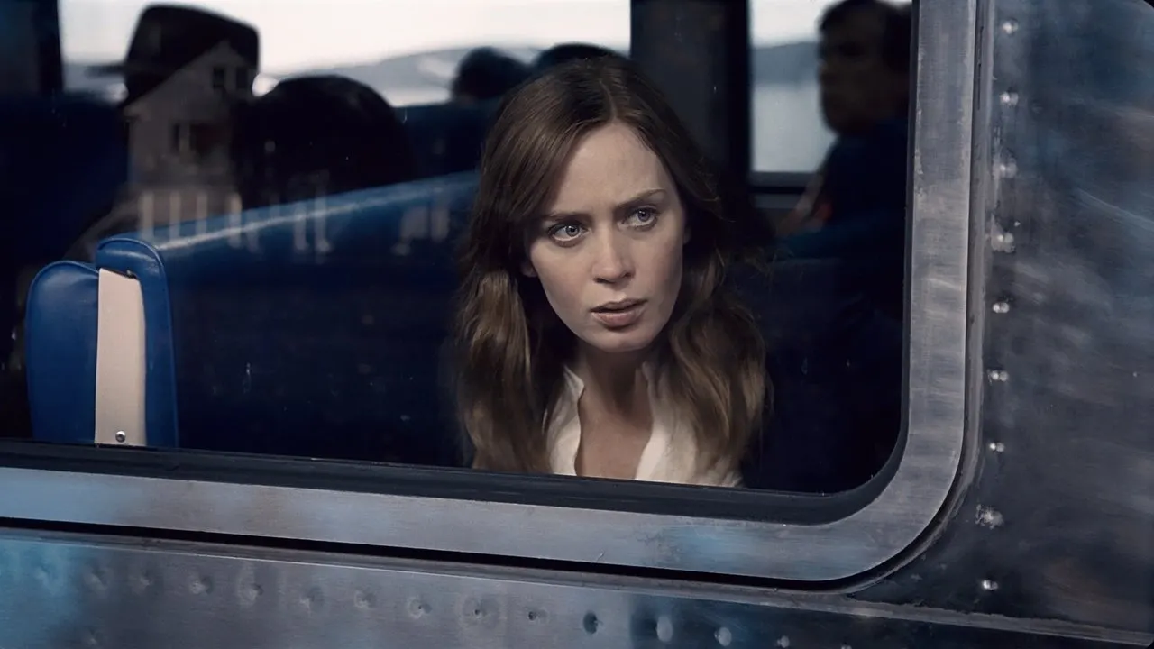 Cena de A Garota no Trem (2016)