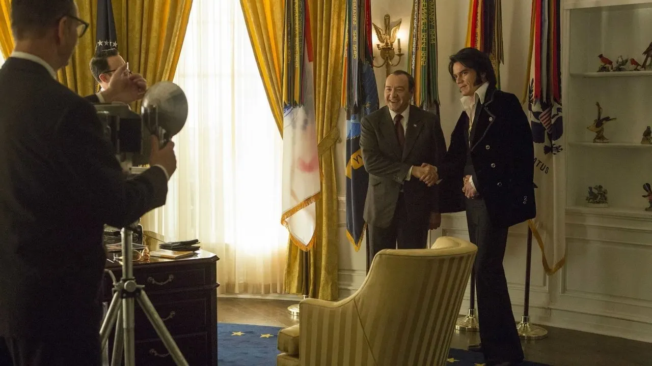Cena de Elvis & Nixon (2016)