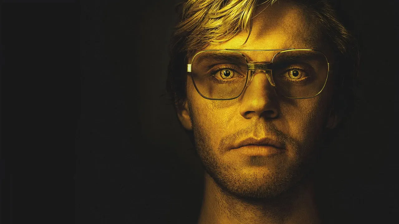 Cena de Dahmer: Um Canibal Americano (2022)