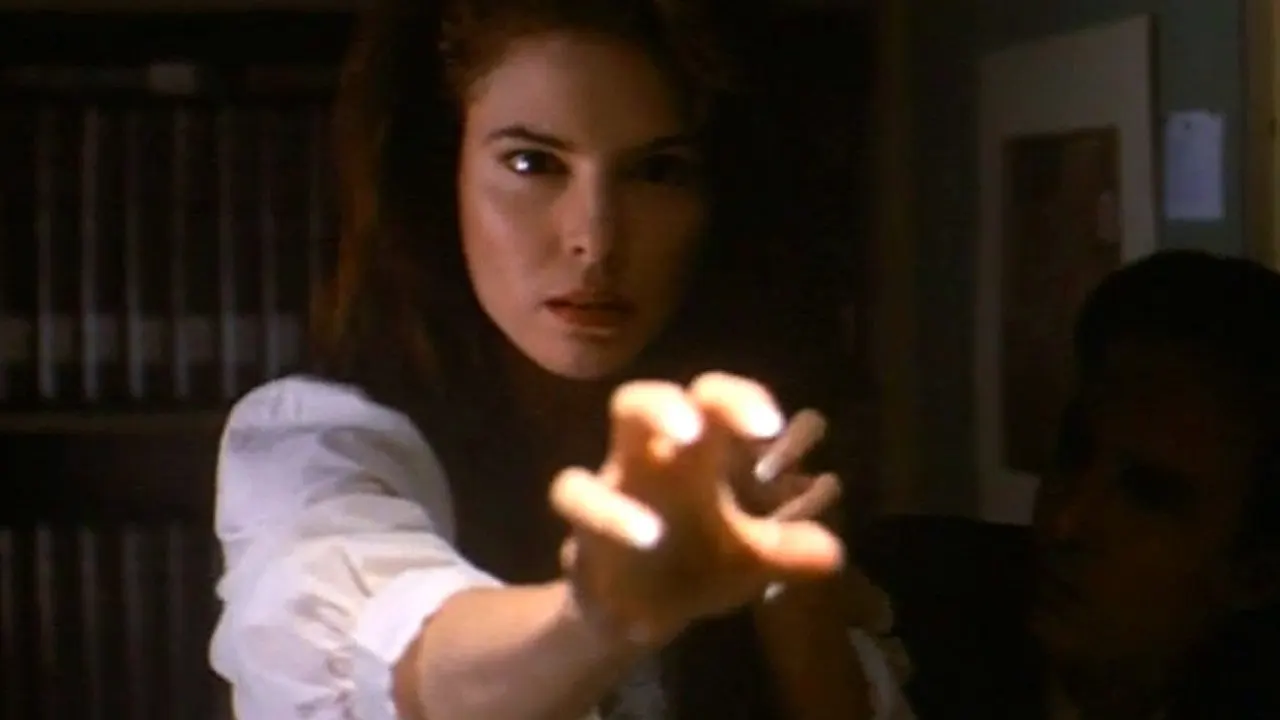 Cena de O Inominável Retorno (1992)