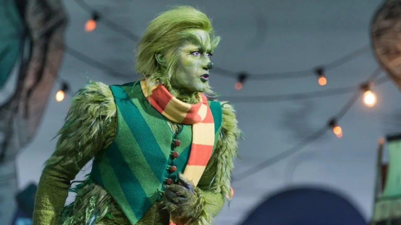 Cena de O Grinch - Musical (2020)