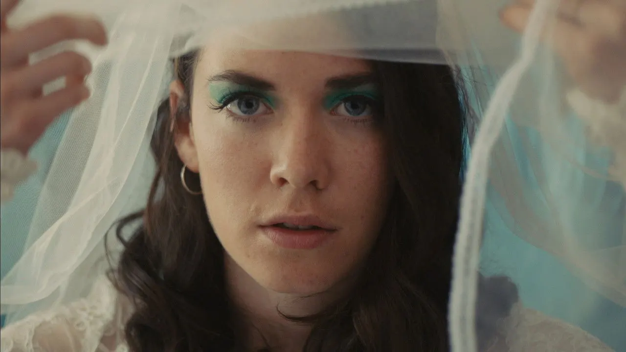 Cena de Madly (2016)