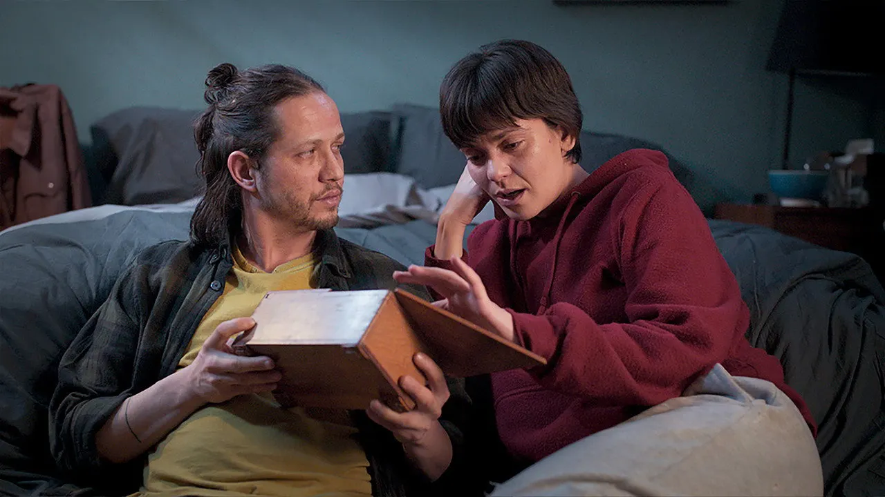 Cena de Póstumo (2026)