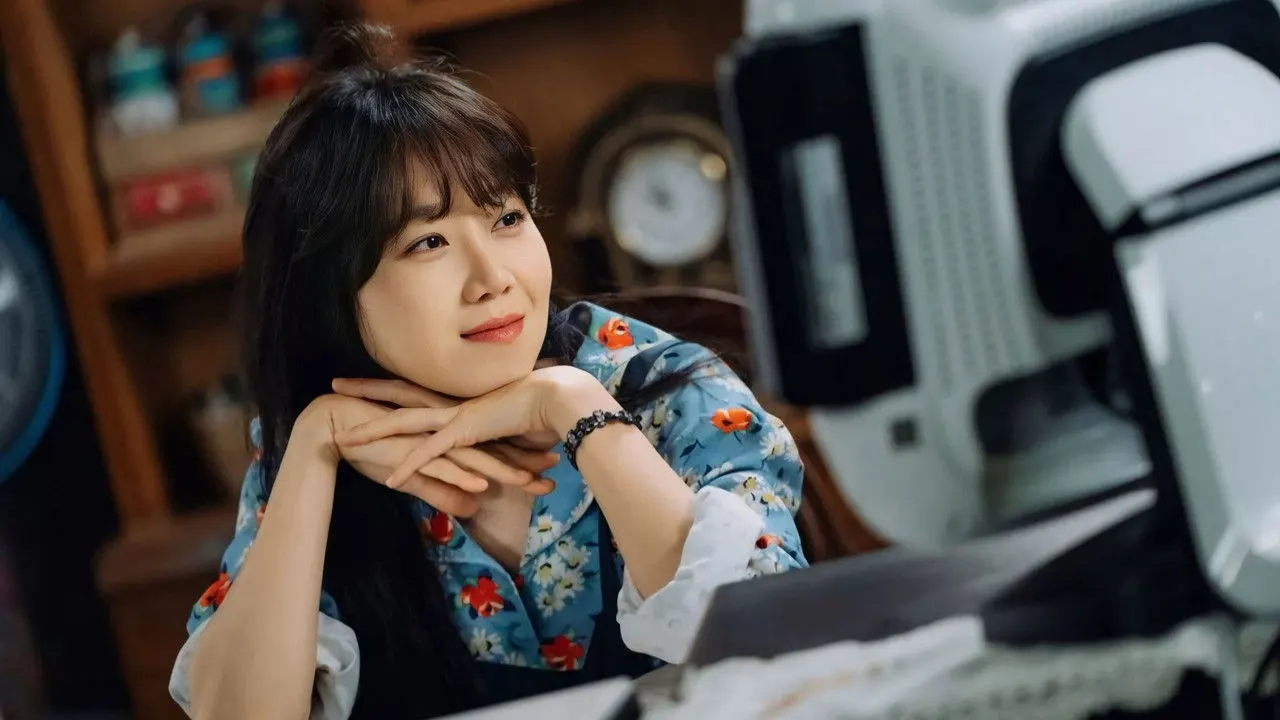 Cena de When The Camellia Blooms (2019)