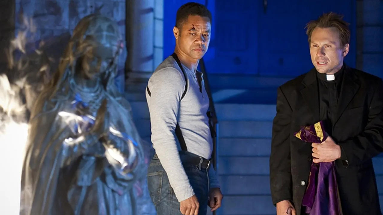 Cena de Acima da Lei (2011)