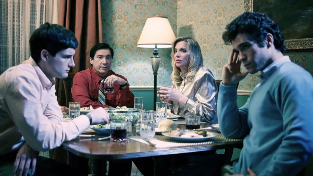 Cena de Menendez: Irmãos de Sangue (2017)