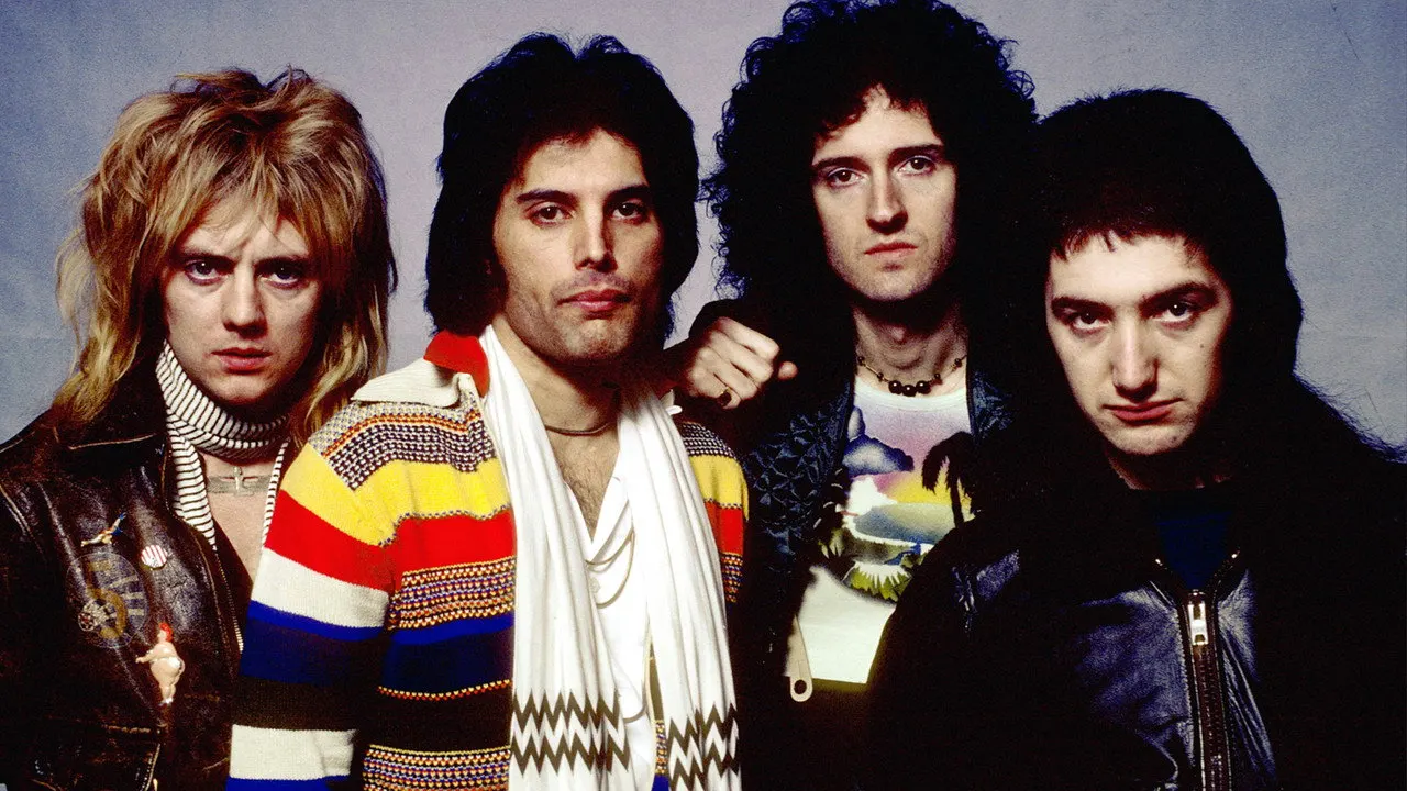 Cena de QUEEN - News Of The World [40th Anniversary] (2017)