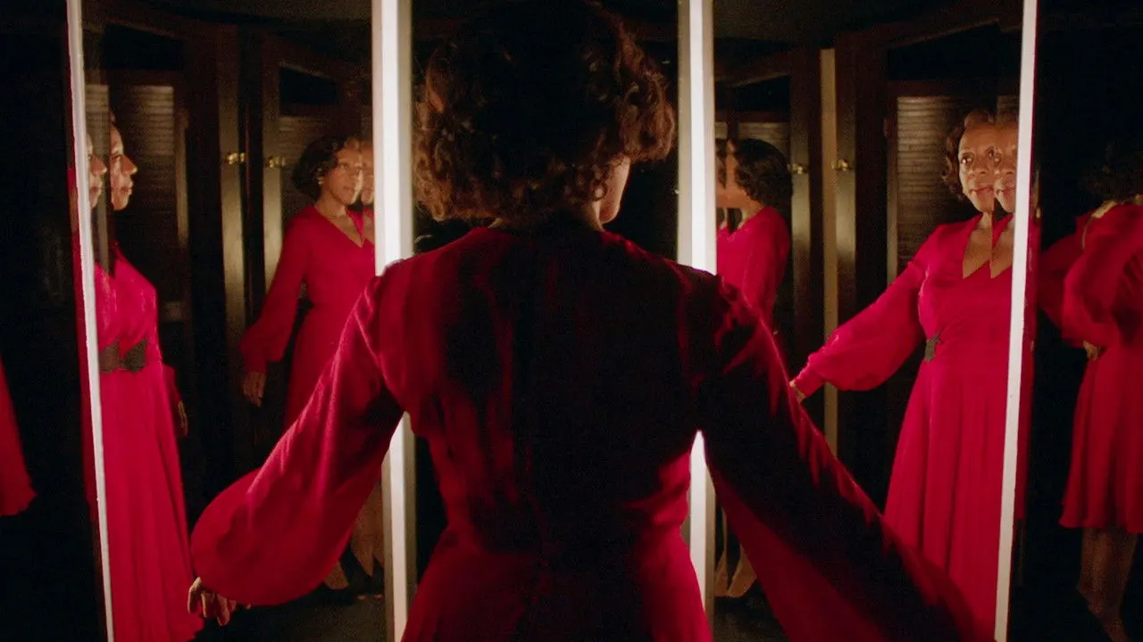 Cena de Vestido Maldito (2018)
