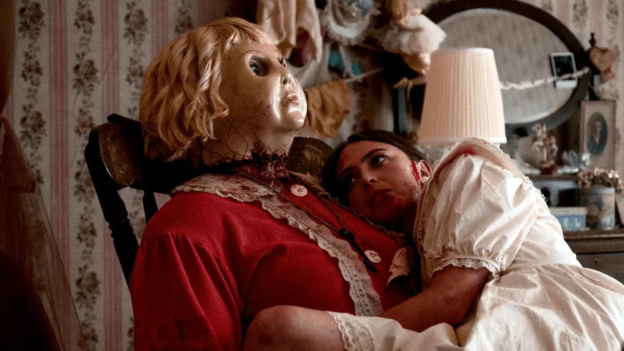 Cena de Dolly: A Boneca Maldita (2026)