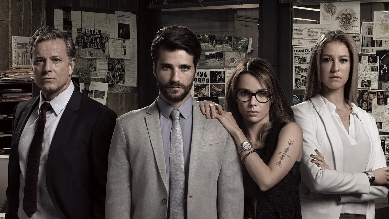 Cena de Dupla Identidade (2014)
