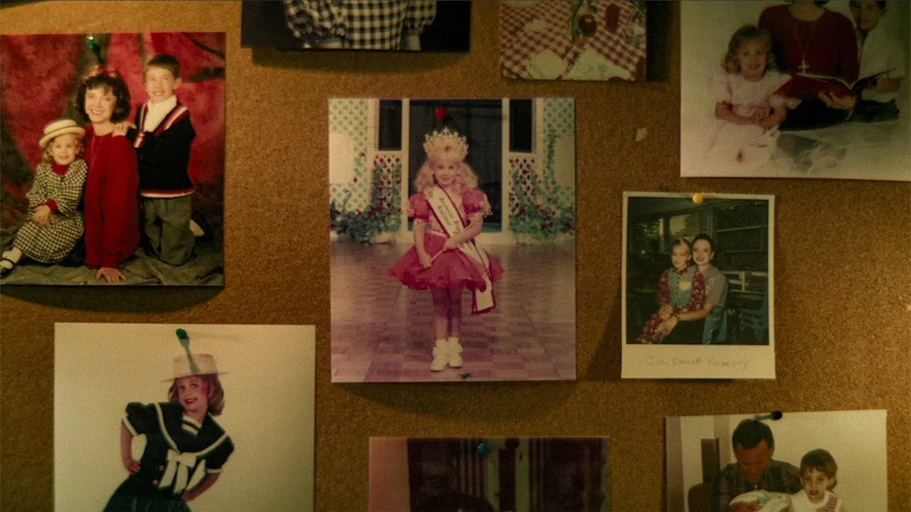 Cena de Caso Arquivado: Quem Matou JonBenét Ramsey? (2024)