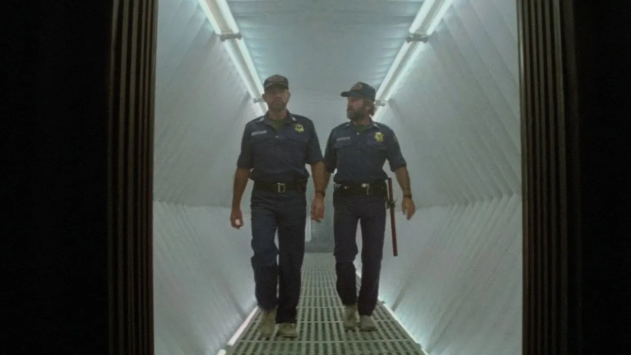 Cena de Outland: Comando Titânio (1981)