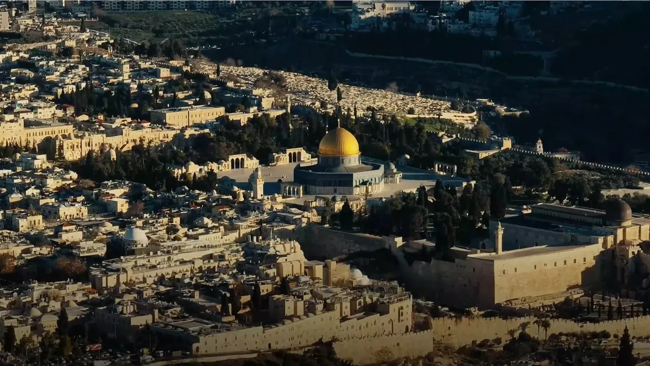 Cena de Do Rio ao Mar: A Guerra de Israel Contra o Terror (2024)