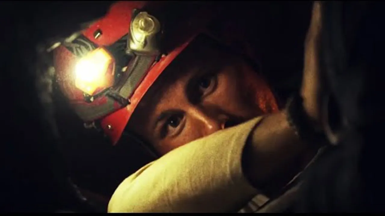 Cena de The Last Descent (2016)