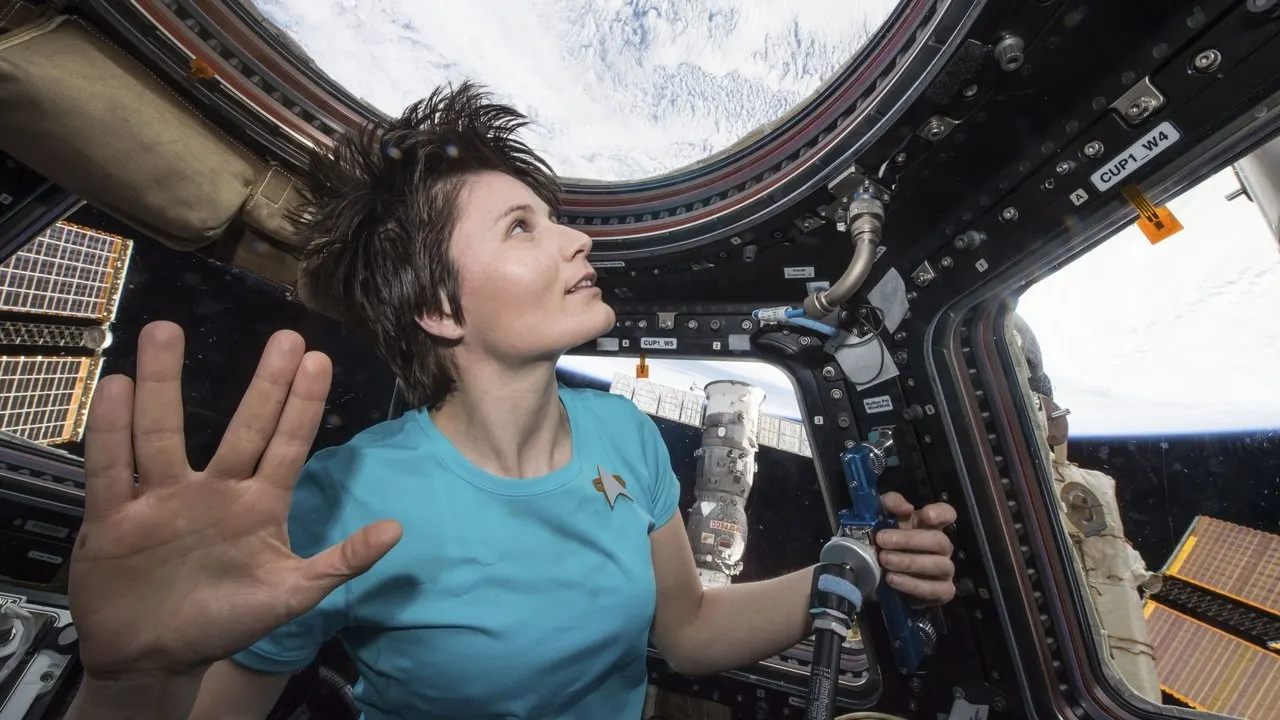 Cena de The Wonderful: Stories from the Space Station (2021)