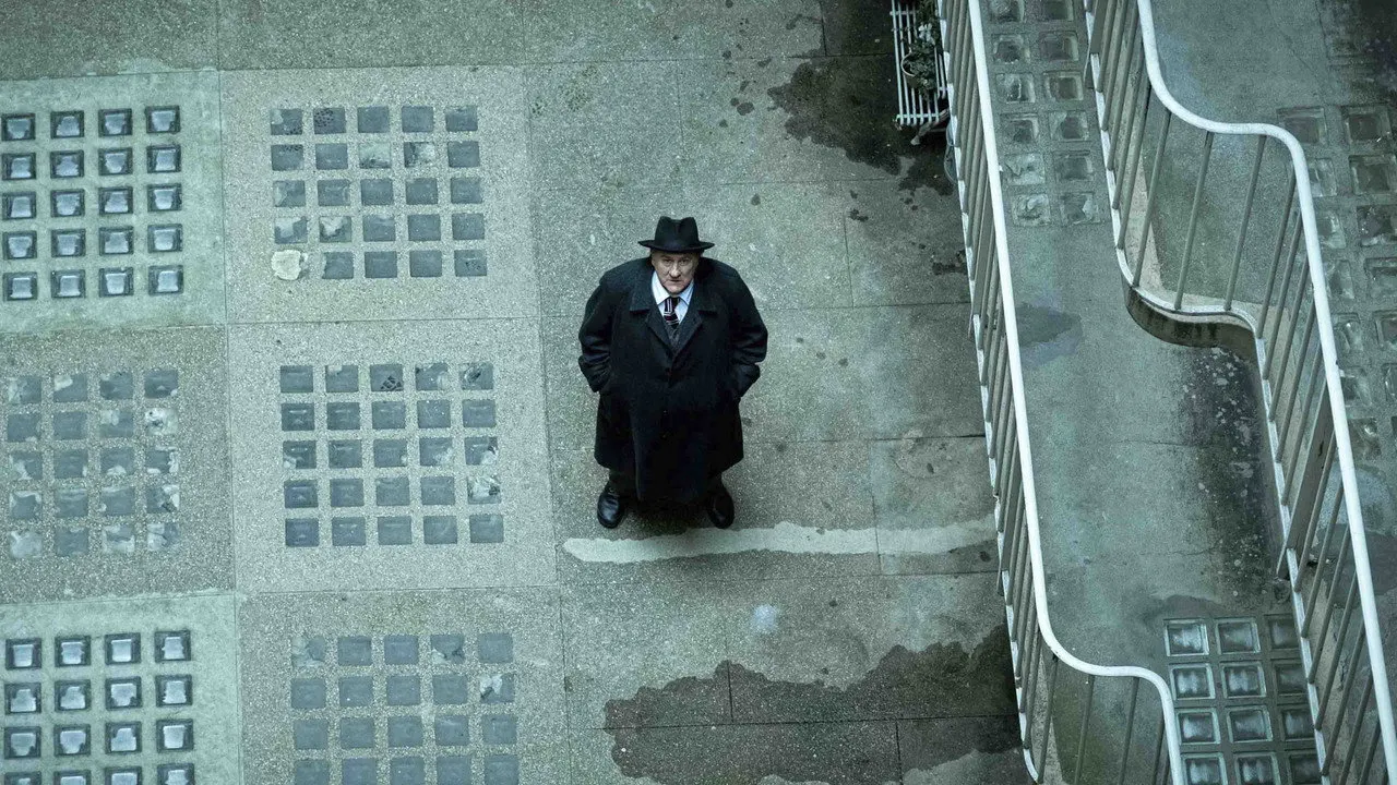 Cena de Maigret e a Jovem Morta (2022)
