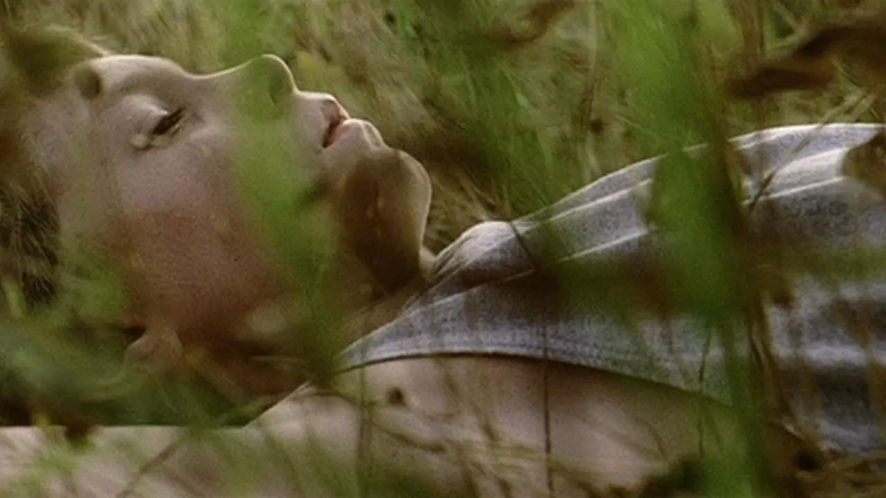 Cena de Low Tide (2012)