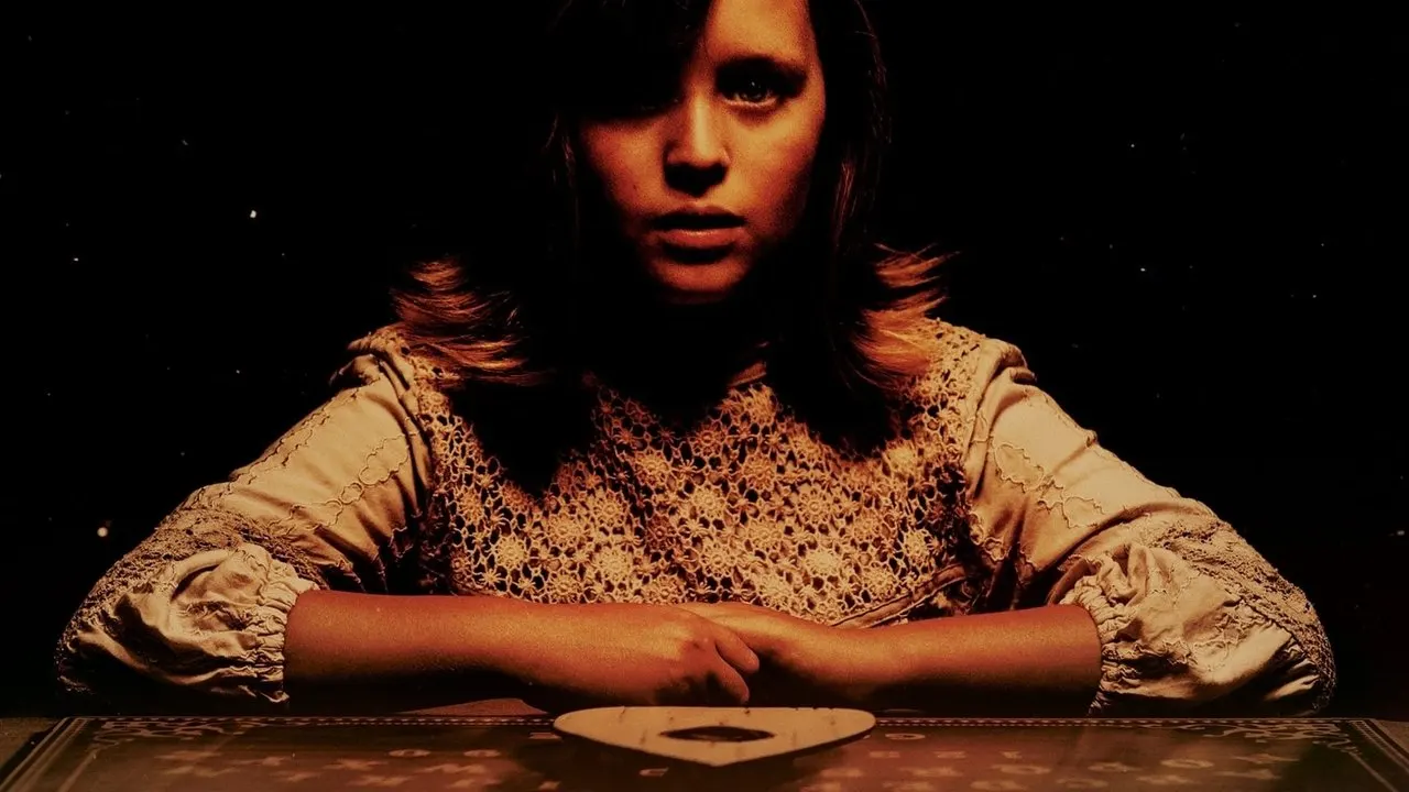 Cena de Ouija: Origem do Mal (2016)