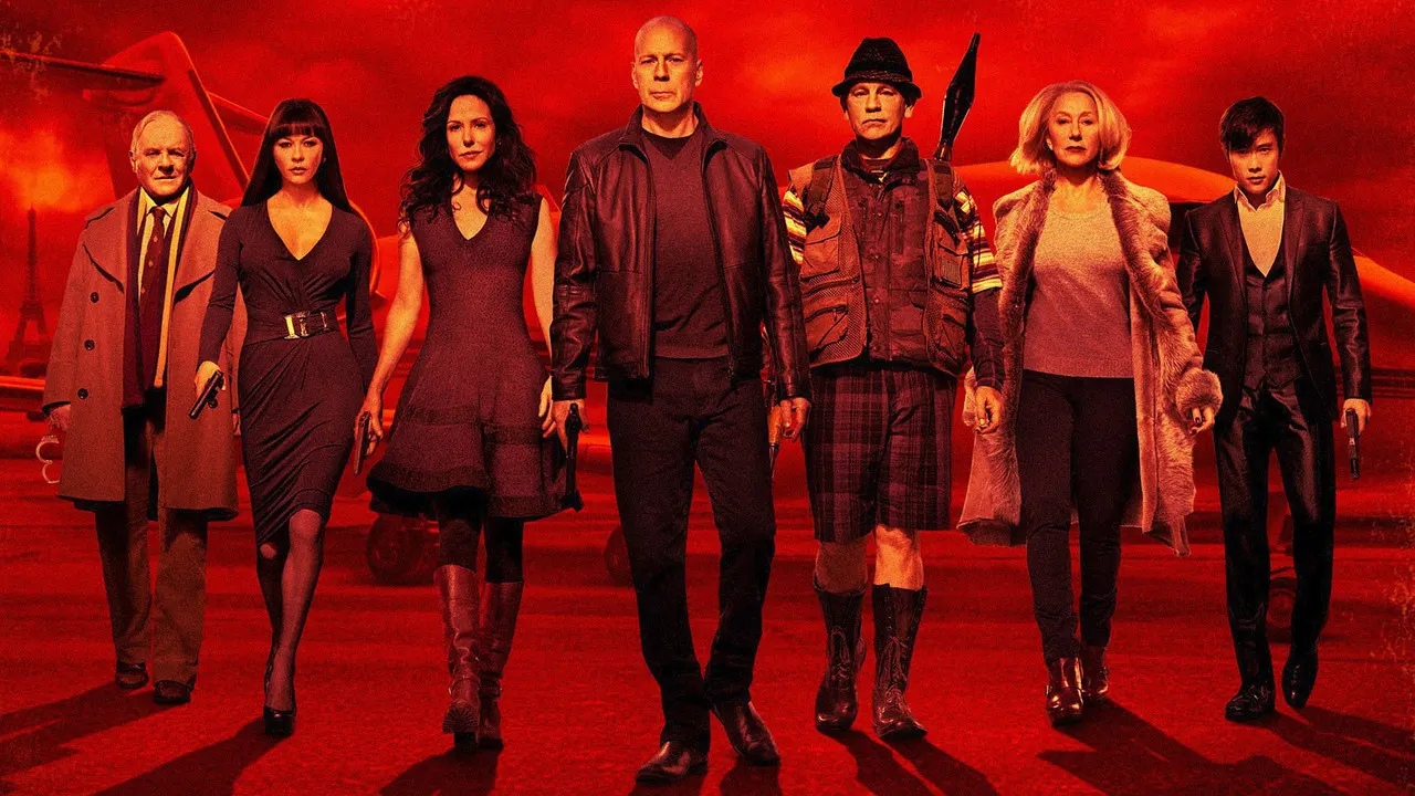 Cena de RED 2: Aposentados e Ainda Mais Perigosos (2013)