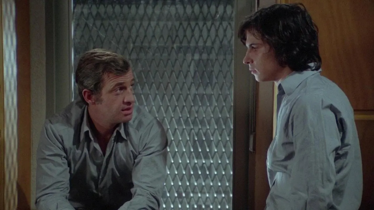 Cena de O Implacável (1976)