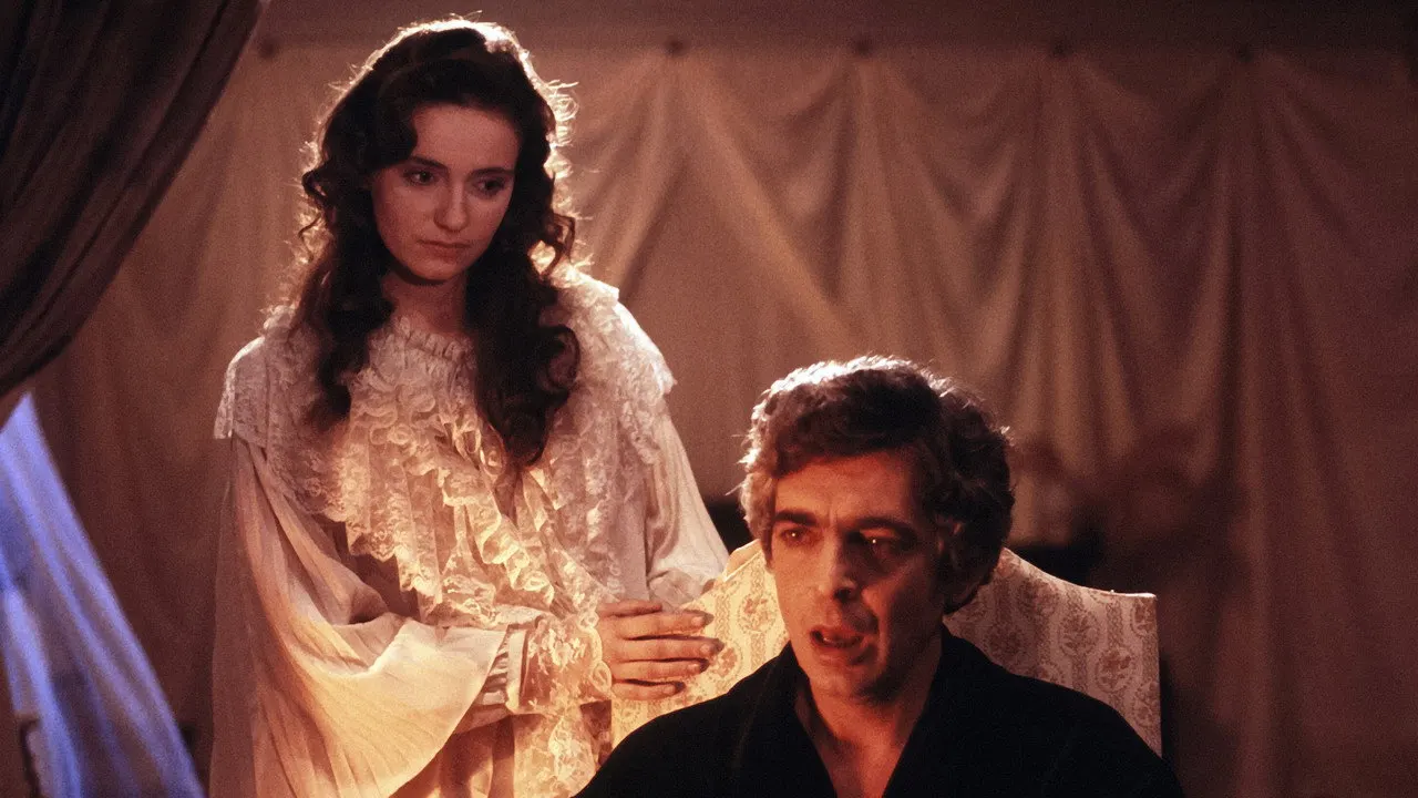 Cena de Os Canibais (1988)