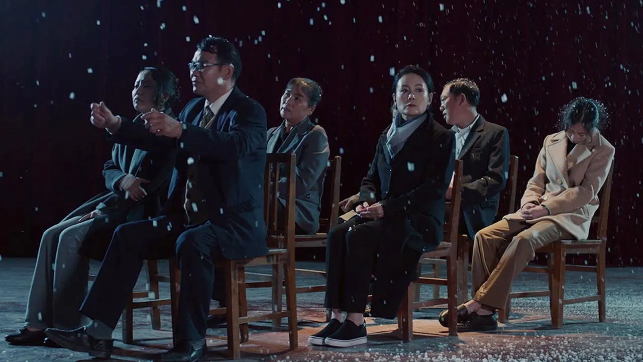 Cena de Um Cão Latindo Para a Lua (2019)