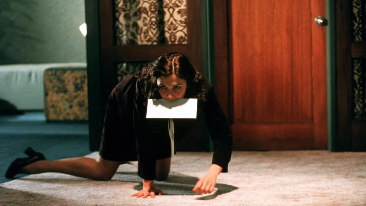 Cena de Secretária (2002)