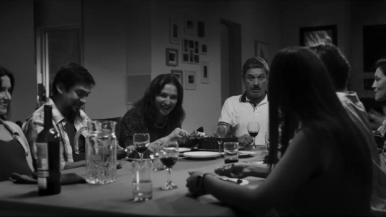 Cena de Álbum de familia (2026)