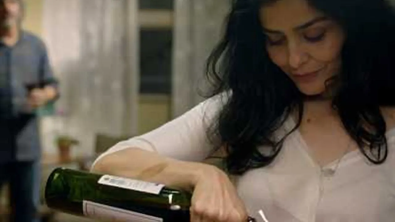 Cena de Happy Hour - Verdades e Consequências (2018)