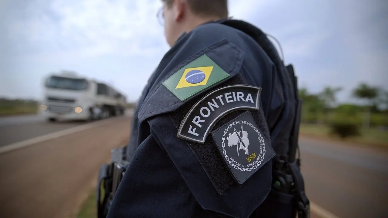 Cena de Operação Fronteira: América do Sul (2020)