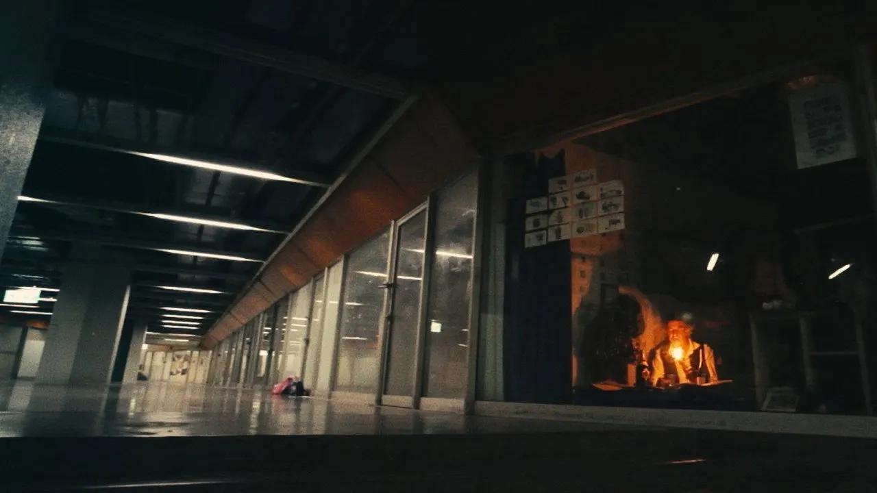 Cena de Central Bus Station (2019)