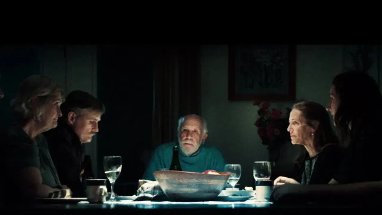 Cena de Aparente Maldade (2019)