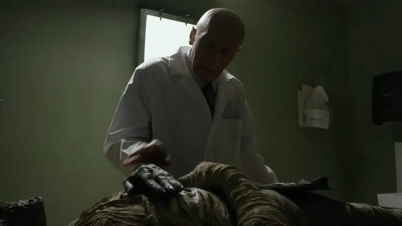 Cena de Frankenstein vs A Múmia (2015)