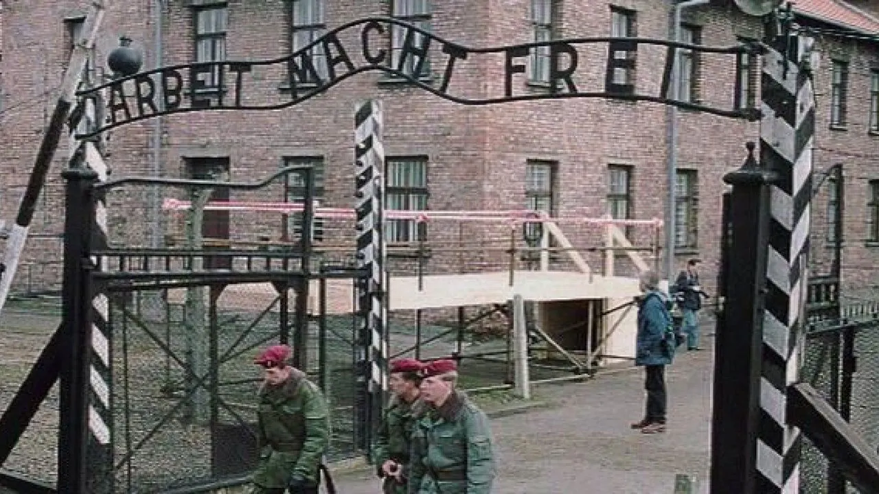 Cena de O Guarda de Auschwitz (2018)