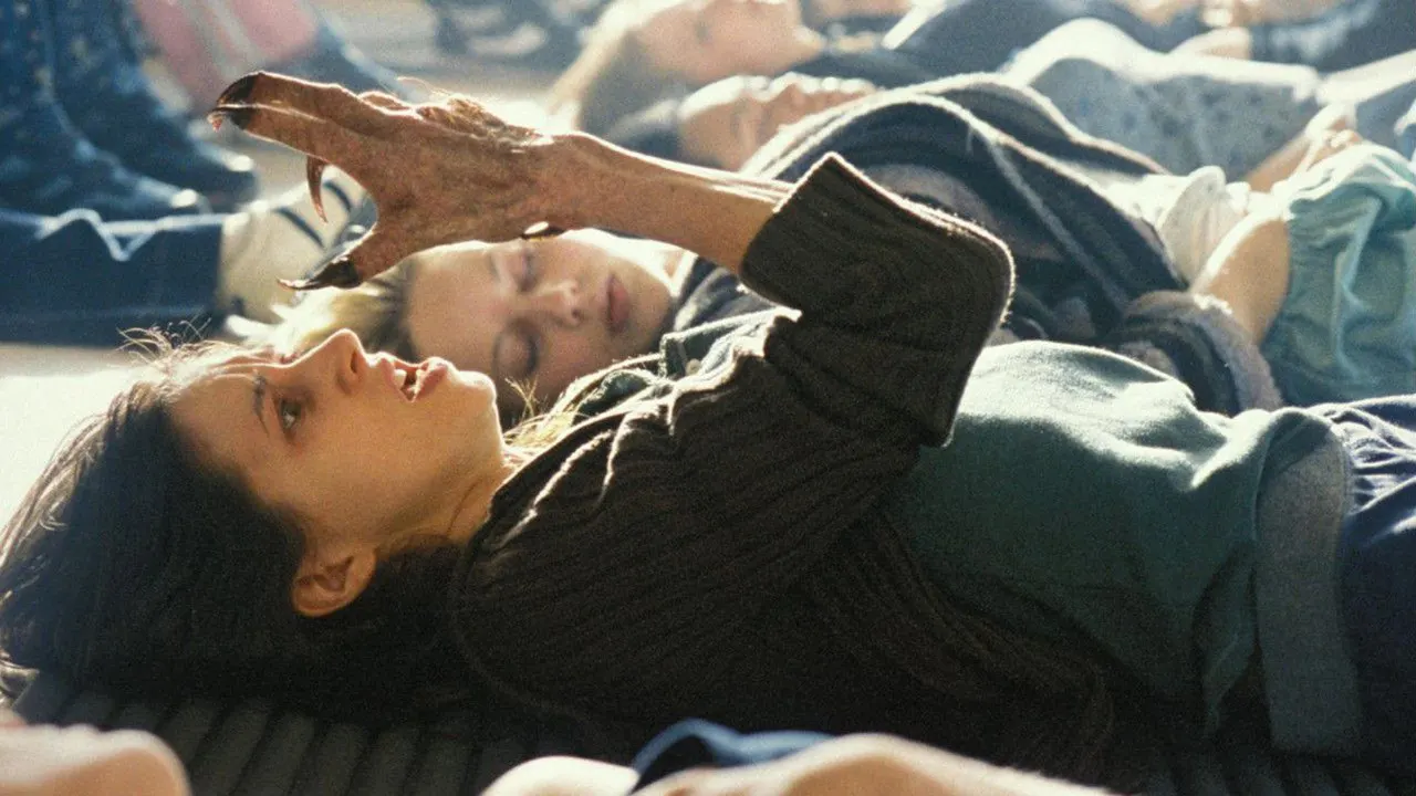 Cena de Possuída 2: Força Incontrolável (2004)