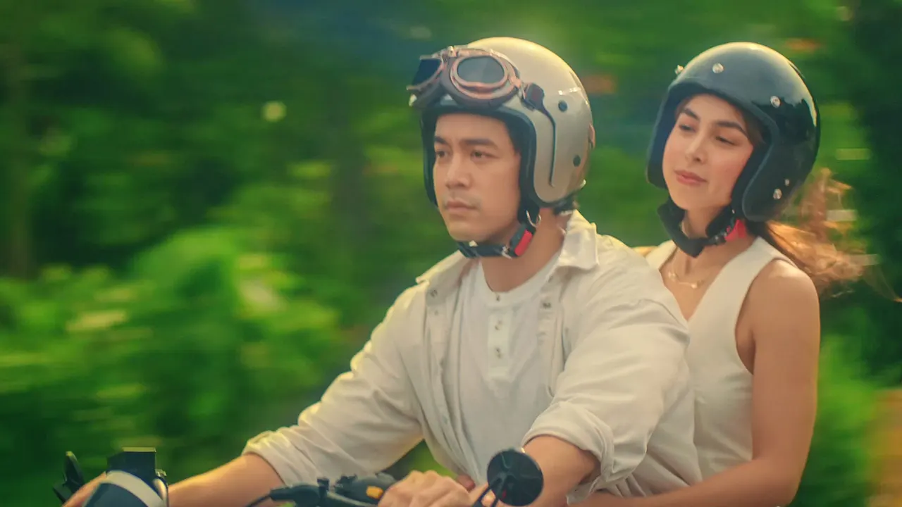 Cena de In/Feliz por Você (2024)