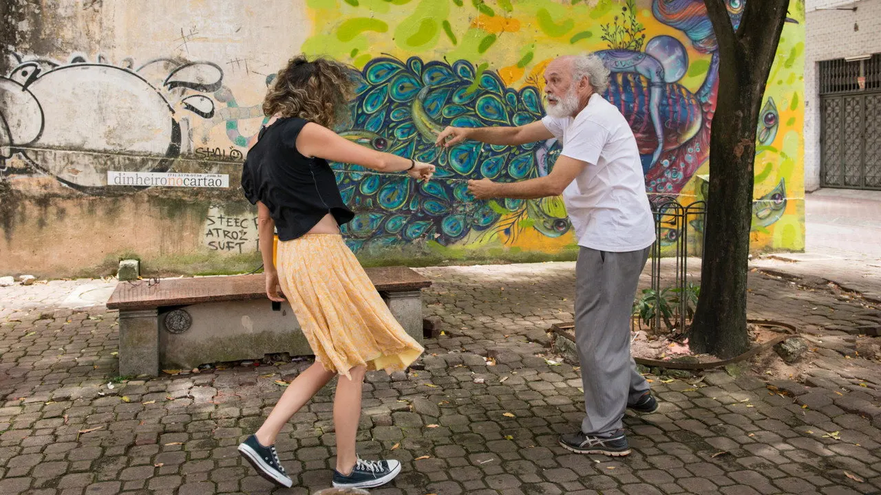 Cena de Abaixo a Gravidade (2019)