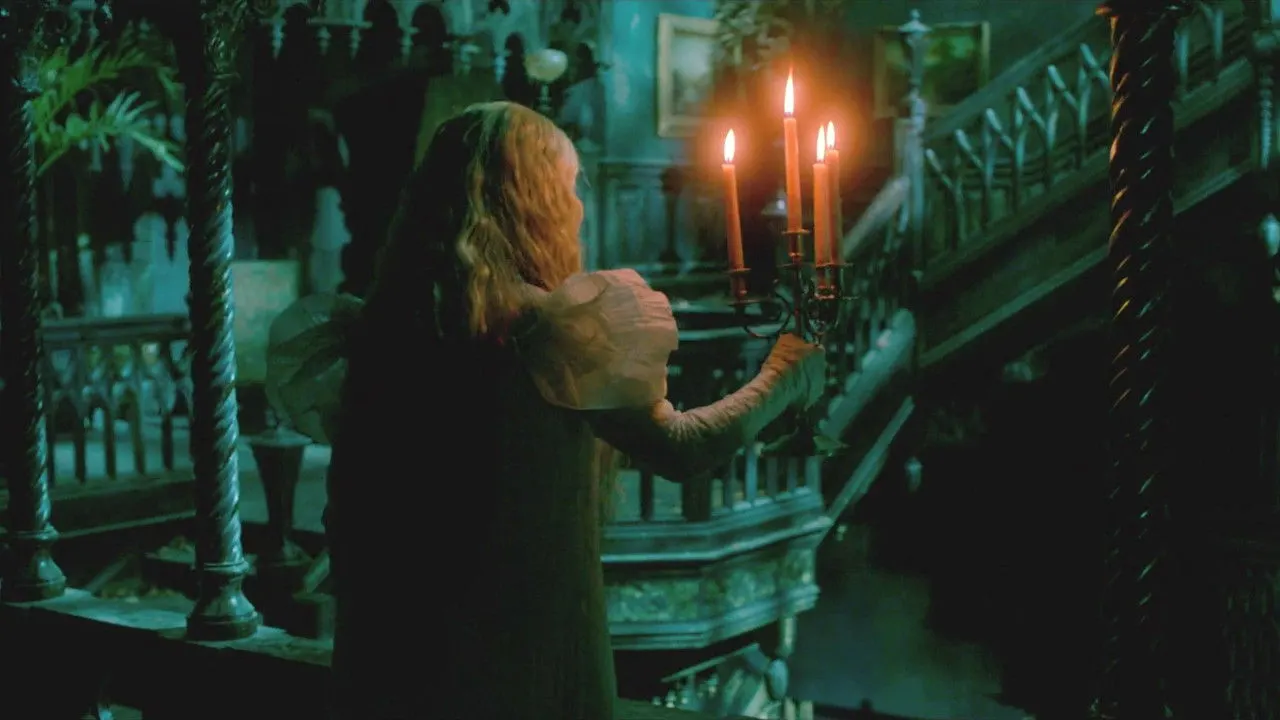 Cena de A Colina Escarlate (2015)