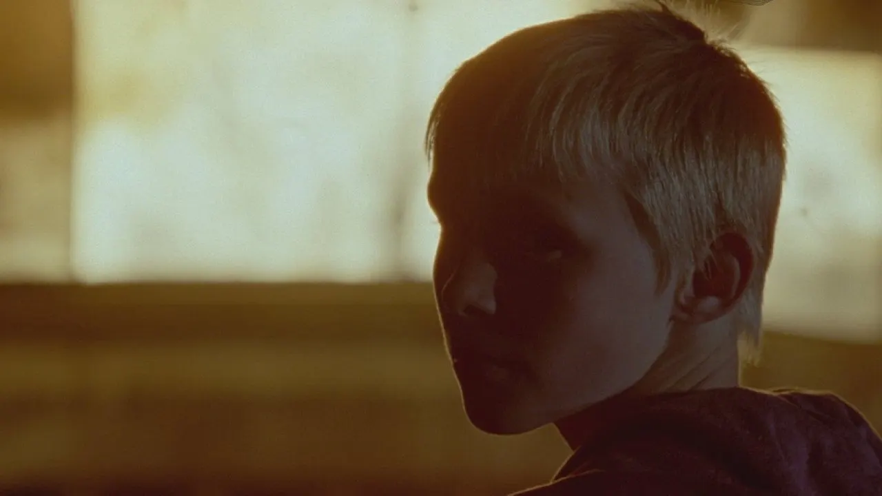 Cena de Charlie Says (2013)