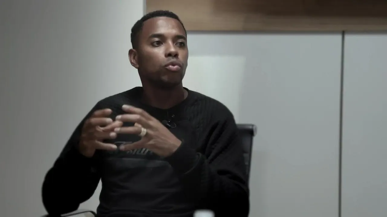 Cena de O Caso Robinho (2024)