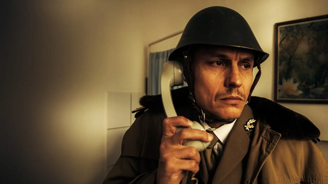 Cena de A Revolução Romena (2023)