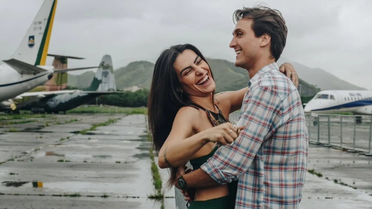 Cena de O Amor dá Voltas (2022)