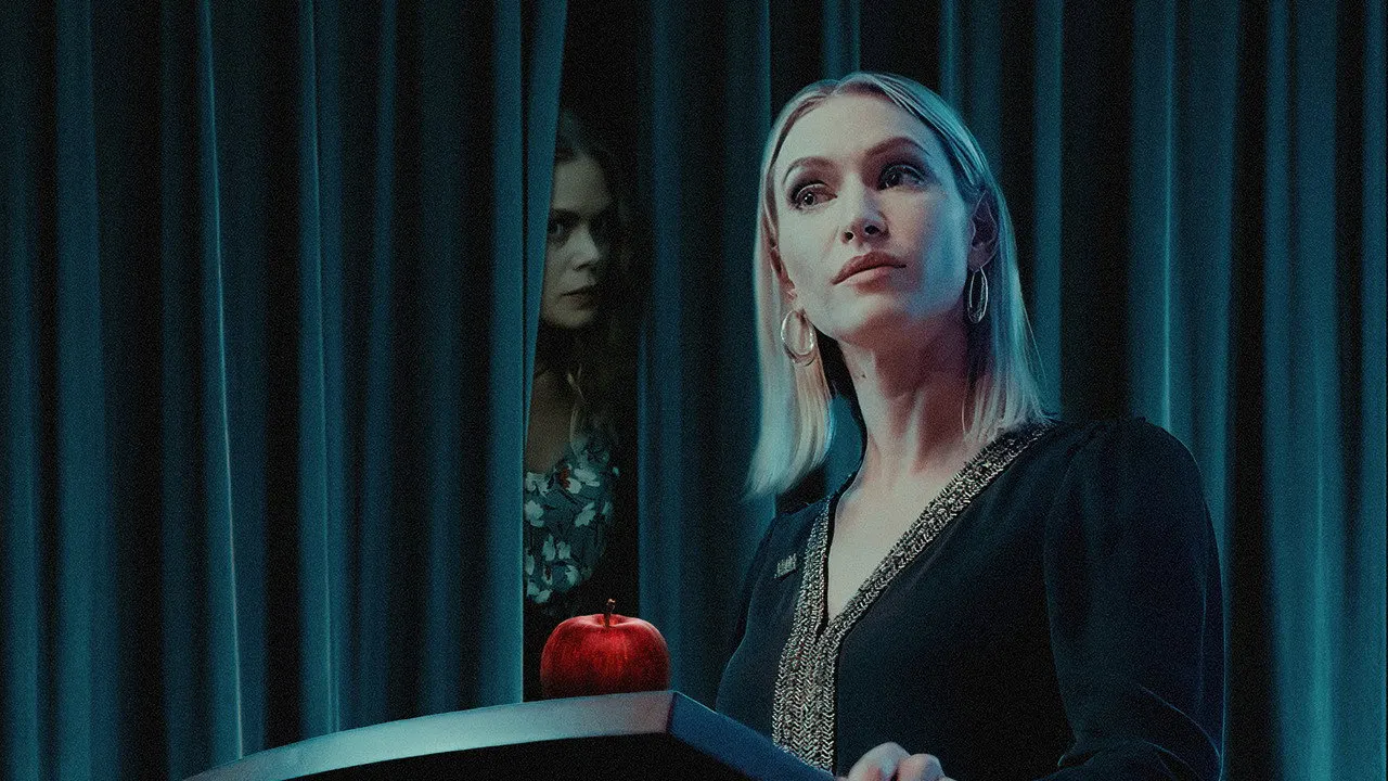 Cena de Perigo no Grupo de Mães (2022)