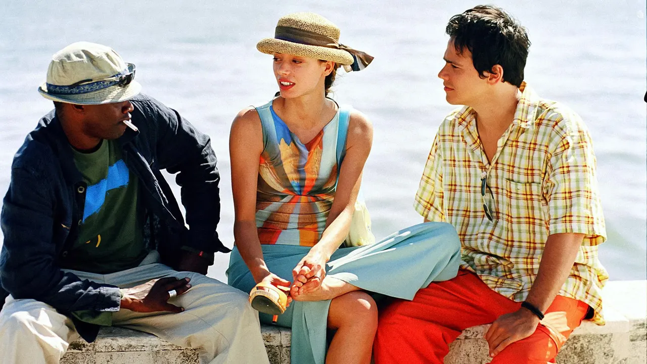 Cena de Tudo Isto é Fado (2004)