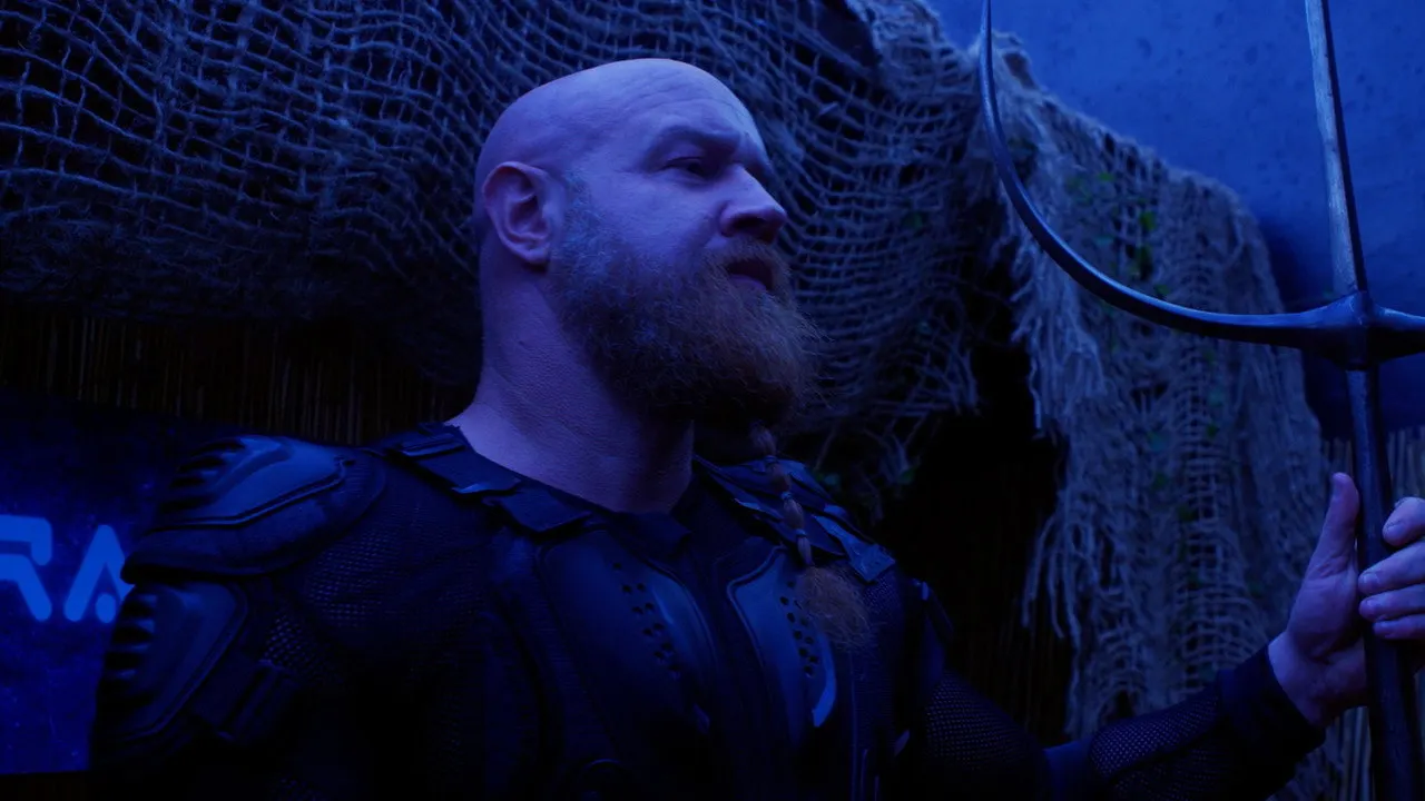 Cena de O Triângulo da Morte (2021)