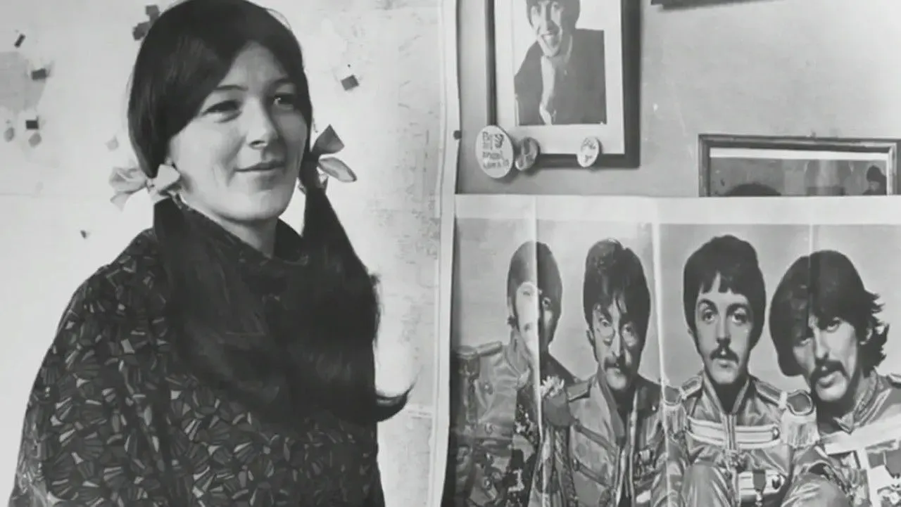 Cena de Nossa Querida Freda - A Secretária dos Beatles (2013)