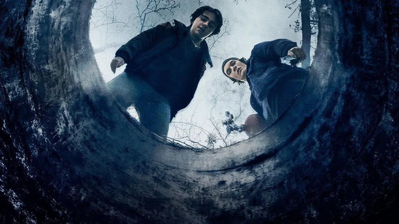 Cena de Segredos Ocultos (2020)